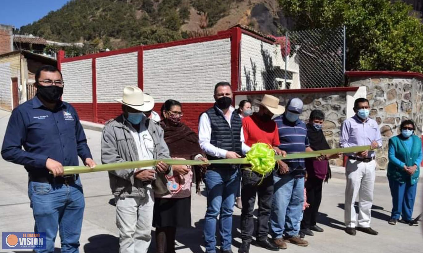 Con entrega de obras, Luis Felipe León Balbanera reitera compromiso con la ciudadanía 