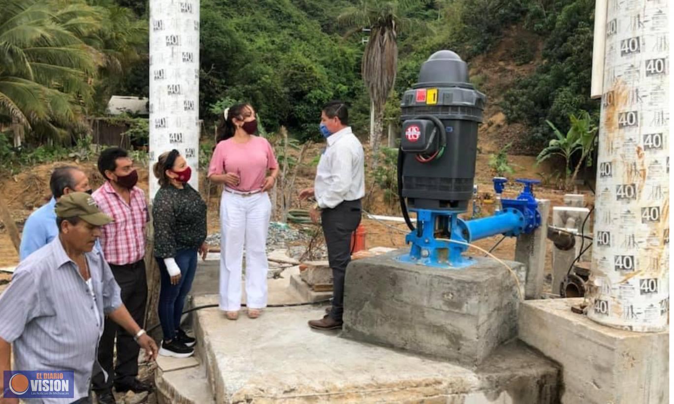 Inaugura alcaldesa red y bomba de agua en Caleta de Campos