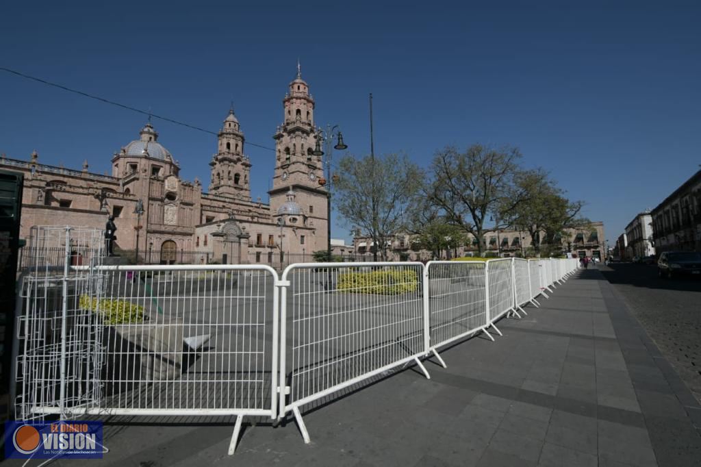 Gobierno de Morelia inició desde ayer la colocación de vallas en plazas públicas 