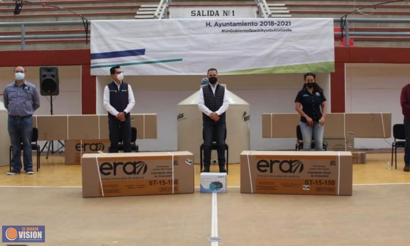 Entrega Gobierno de Zacapu materiales para vivienda de familias migrantes 