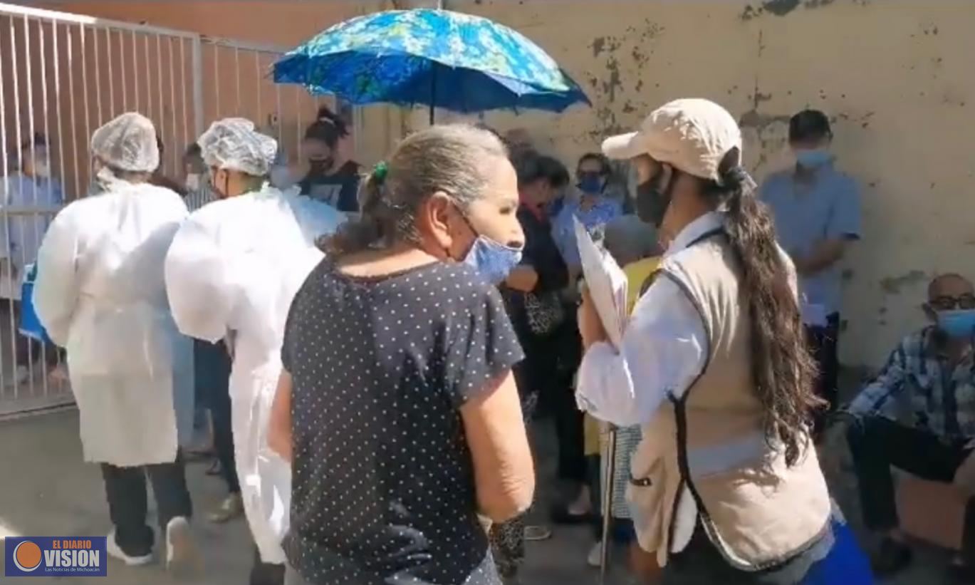 En Michoacán, no se ha terminado de inmunizar al personal de salud; Hoy comenzó la de adulto mayor 