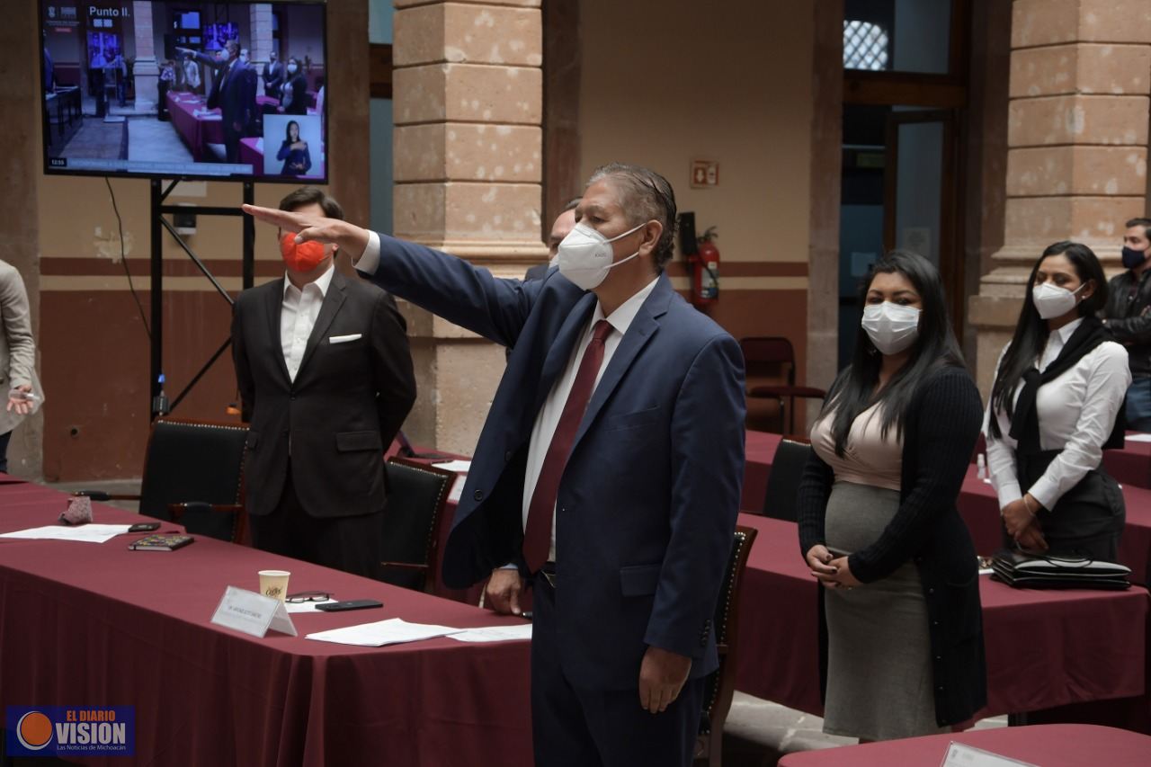 Toma protesta Humberto Arroniz Reyes cómo presidente municipal provisional de Morelia 