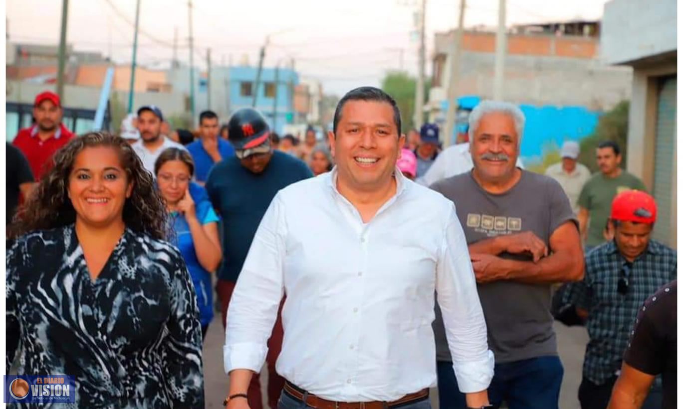 Se registra Juan Carlos Barragán como precandidato  de Morena por el distrito 16 de Morelia