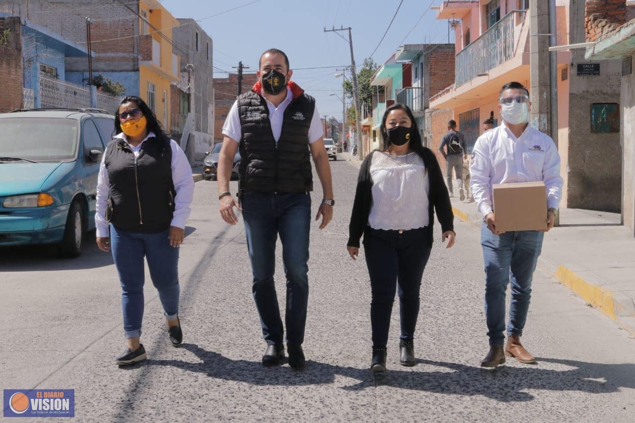 Humberto González lleva servicios médicos y programas de atención a familias de Huandacareo