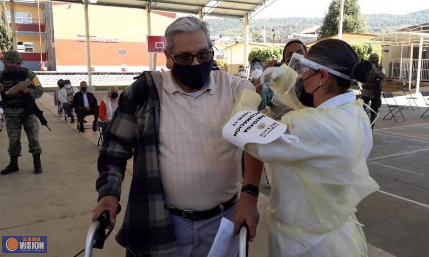 Ya suman 18 mil 28 adultos mayores vacunados en Michoacán