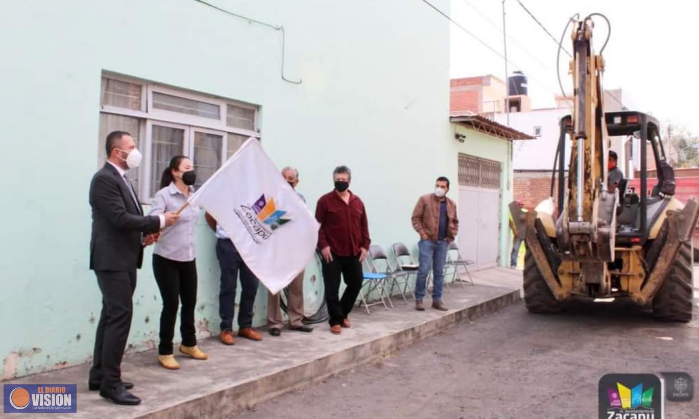 En marcha, obra de pavimentacion de la calle Quinceo, en Zacapu 