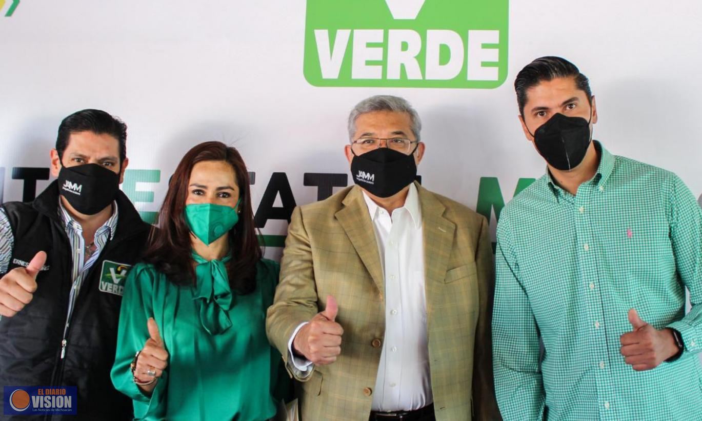 Cuadros jóvenes refrescan la política michoacana: Javier Paredes 