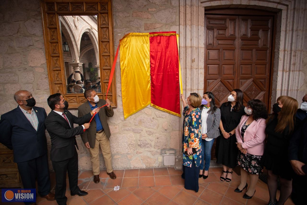 Humberto Arroniz devela placa Bicentenario de la Consumación de la Independencia de México 