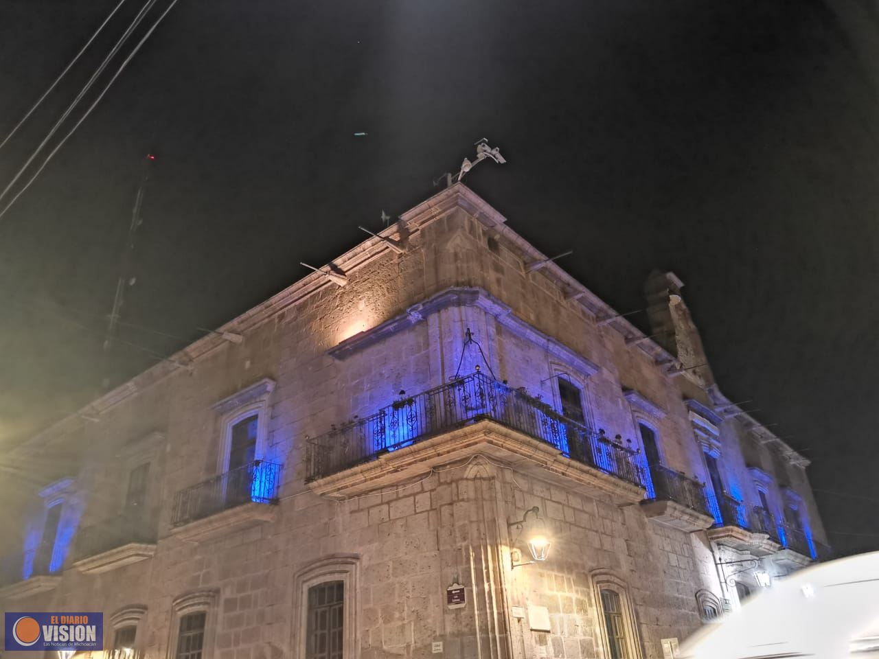 Gobierno de Morelia ilumina monumentos en el marco del 8M 