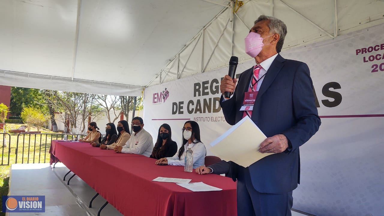 Registra Cristóbal Arias Solís su candidatura al Gobierno de Michoacán 