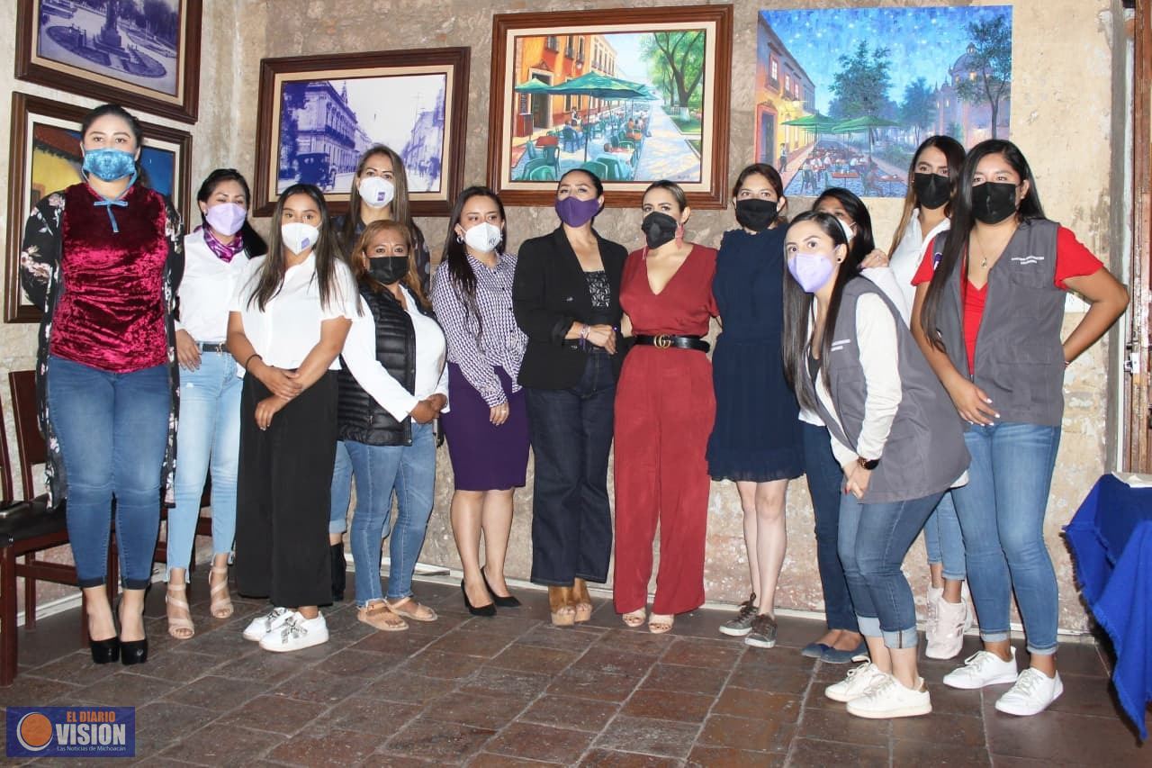  Las mujeres michoacanas deben ser parte de las decisiones del estado: Tzitziqui Peña