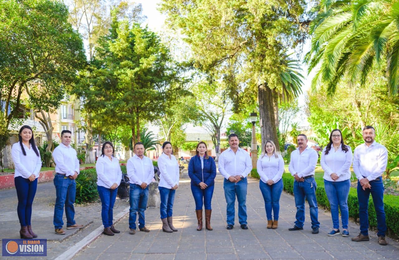 Alma Mireya González, candidata oficial del PAN para la Alcaldía de Quiroga 