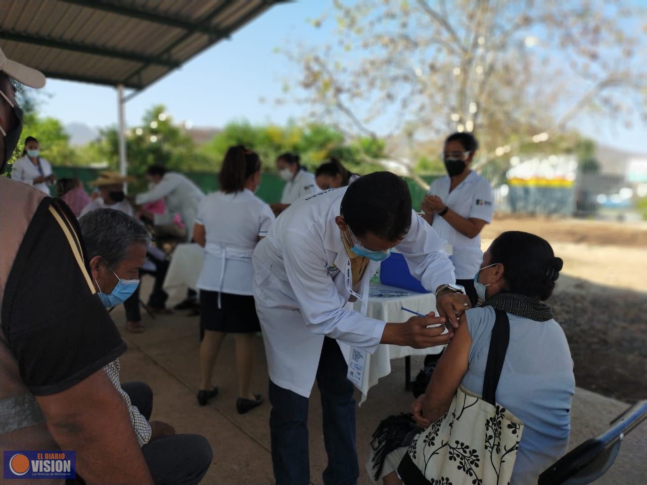 8 municipios en Michoacán cuentan con vacunación activa contra el coronavirus 