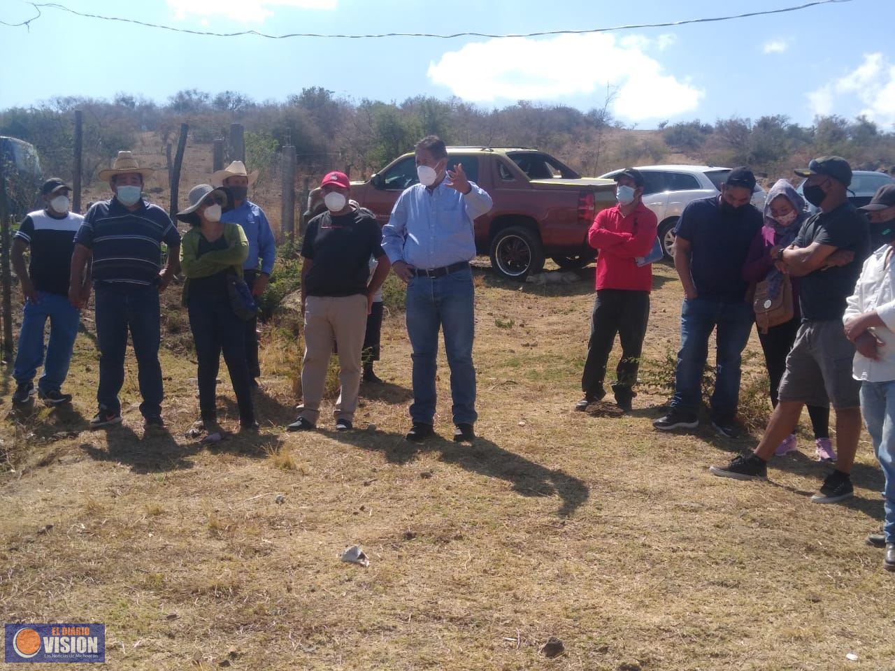 Humberto Arroniz sostuvo un encuentro con habitantes del Fraccionamiento Laguna Verde 