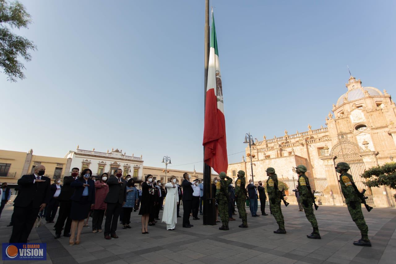 Encabeza Humberto Arróniz izamiento por el 83 Aniversario de la Expropiación Petrolera