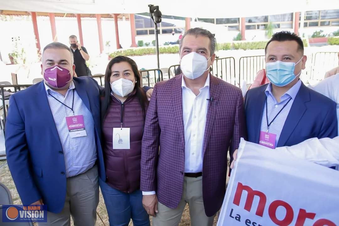 Asiste Carlos Torres Piña al registro de Raúl Morón como candidato a la gubernatura 