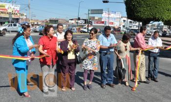 Inaugura alcaldesa calle pavimentada en el Obelisco a Lázaro Cárdenas 