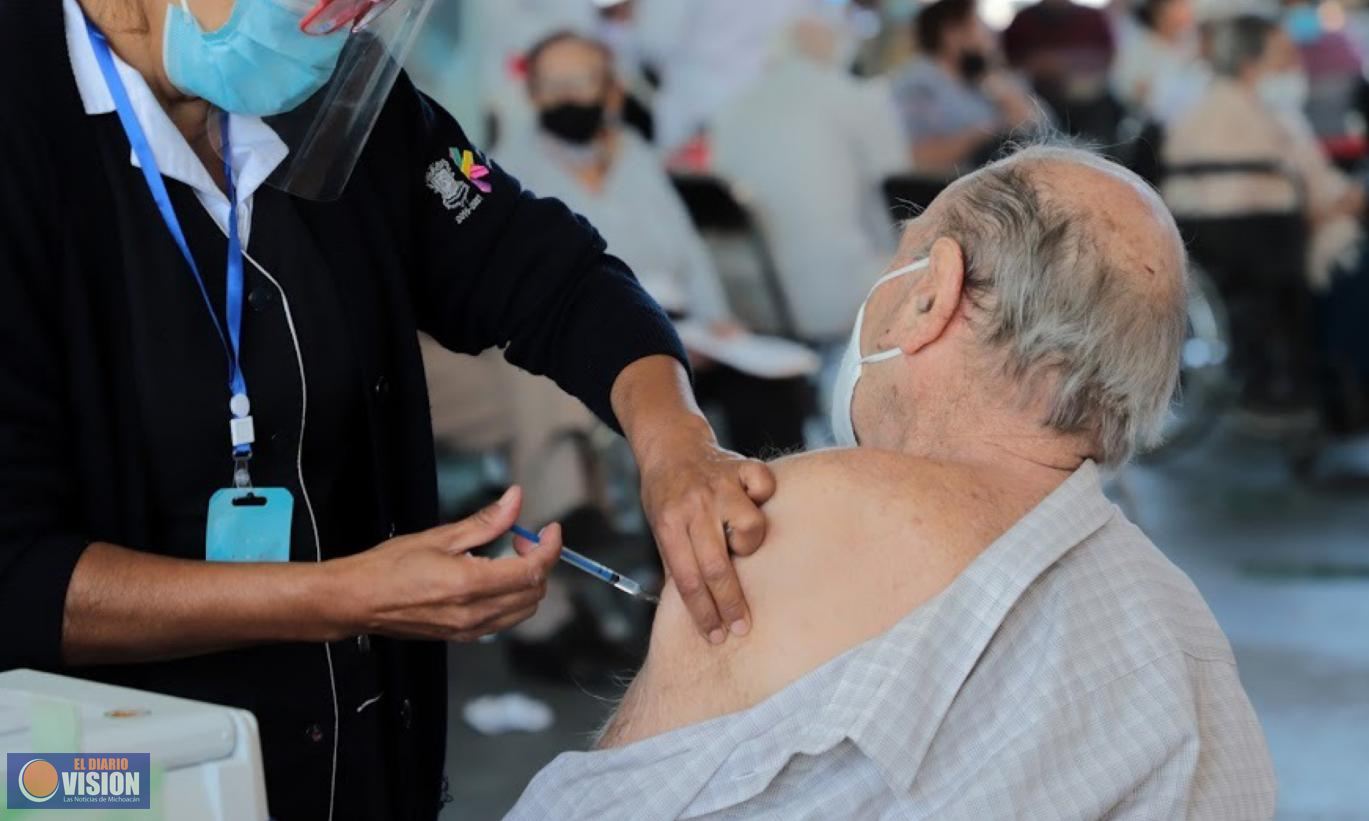 Autoridades exhortan a no pernoctar en las sedes de vacunación contra COVID-19 en Morelia 