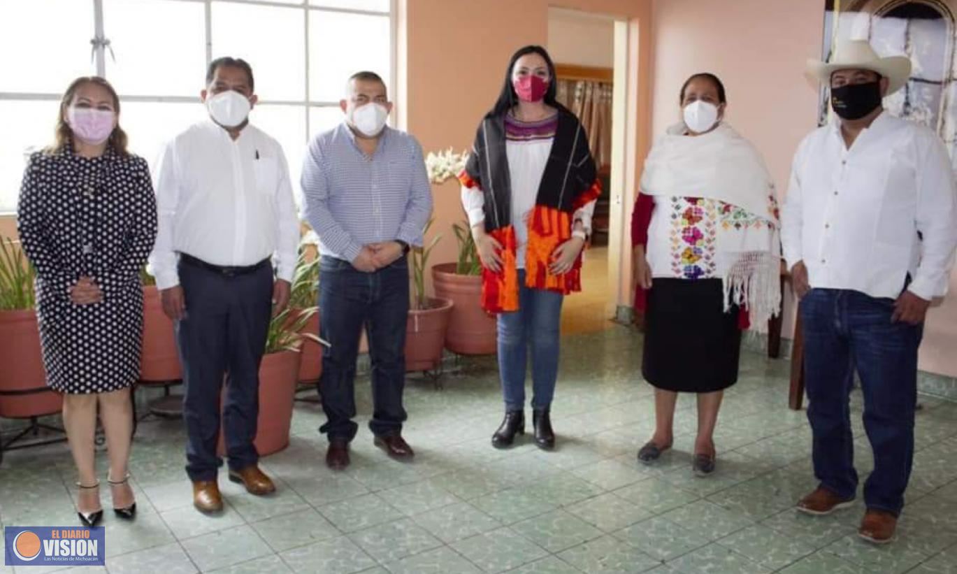 Adriana Hernández y Lupillo Aguilera, coinciden en trabajar juntos en beneficio de las comunidades