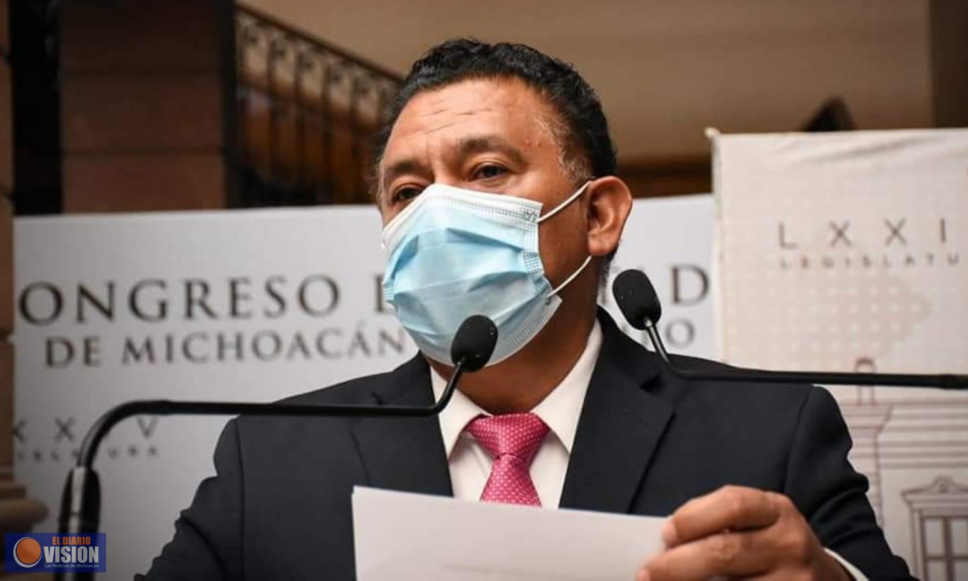 Fermín Bernabé aplaude que vacunación a adultos mayores contra covid-19 llegue a Morelia 