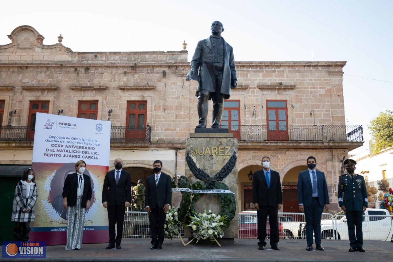 Humberto Arroniz preside acto por CCXV Aniversario del Natalicio de Benito Juárez 