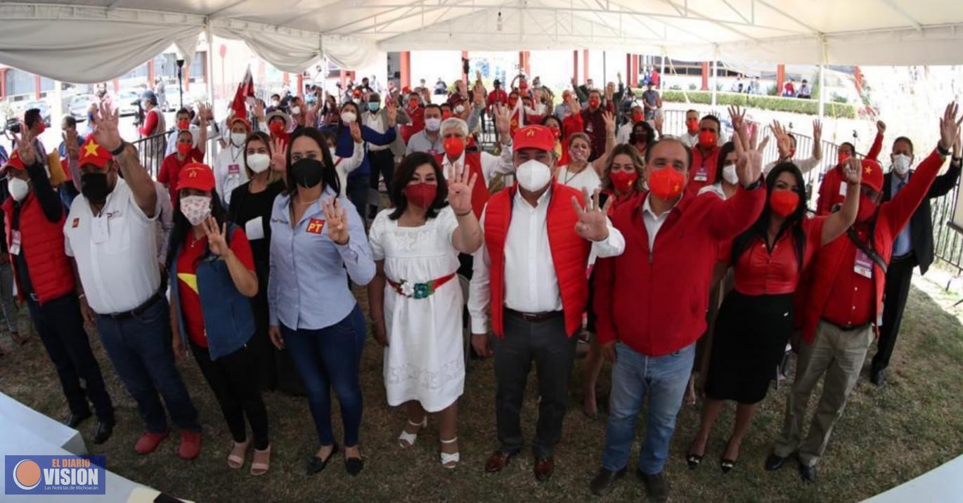El PT arropa a Raúl Morón Orozco como su candidato a gobierno de Michoacán