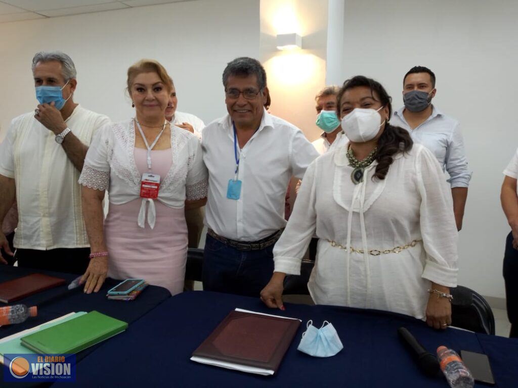 Diputada María Chávez Pérez acompaña a mineros para reactivar economía 