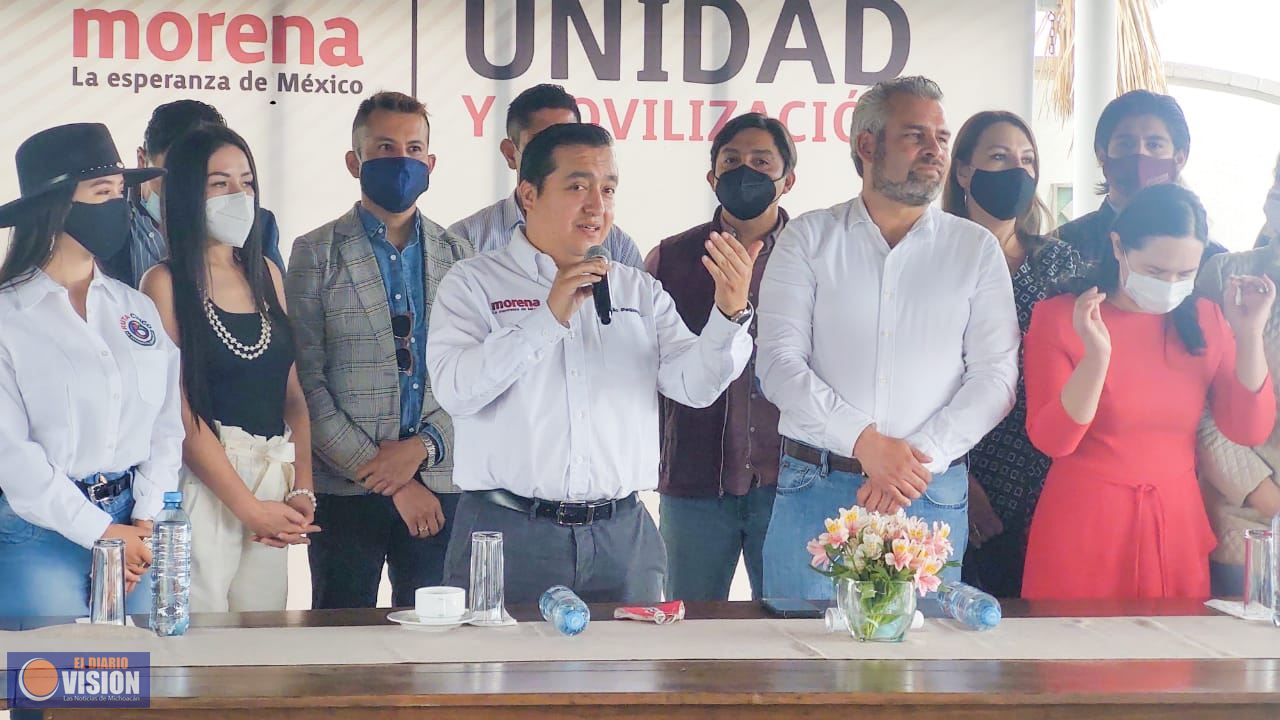 Aspirantes de Morena a diputados y alcaldías, muestran respaldo total a Raúl Morón Orozco 