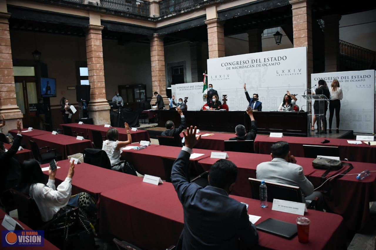 Rinden protesta alcaldes provisionales y un sustituto ante el Congreso del Estado
