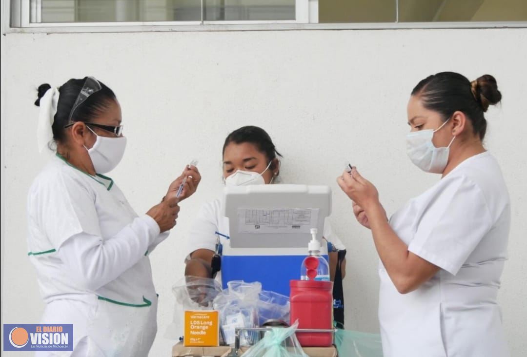 Vacunados contra COVID-19, 304 mil 140 adultos mayores de 60 años en Michoacán