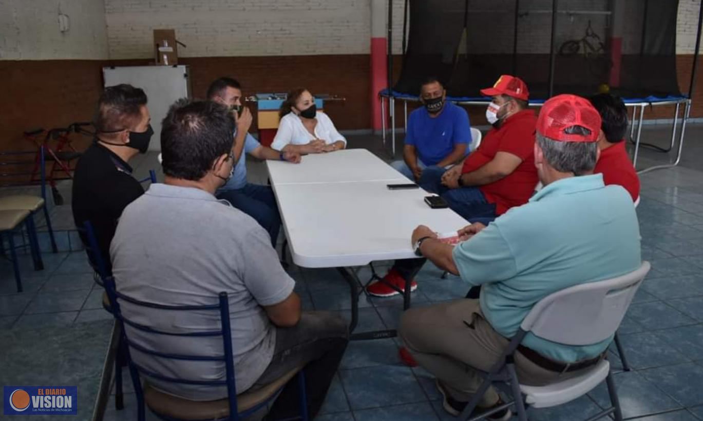 Paco Huacus propone potencializar la producción de maíz en Apatzingán