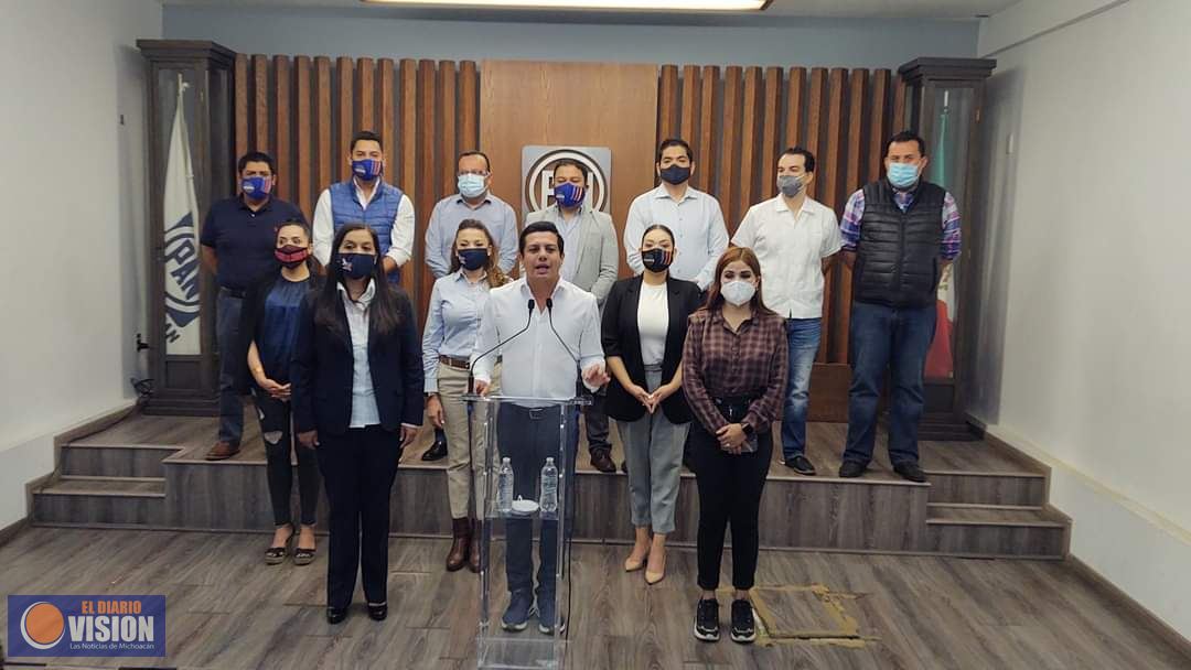 Relevo en Acción Nacional, sale Óscar Escobar, llega Teresita Herrrera 