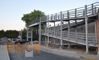 Proximamente inaugurarán puente peatonal en Av. Nocupétaro 