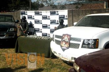 Nuevo aseguramiento de autos, drogas y cartuchos
