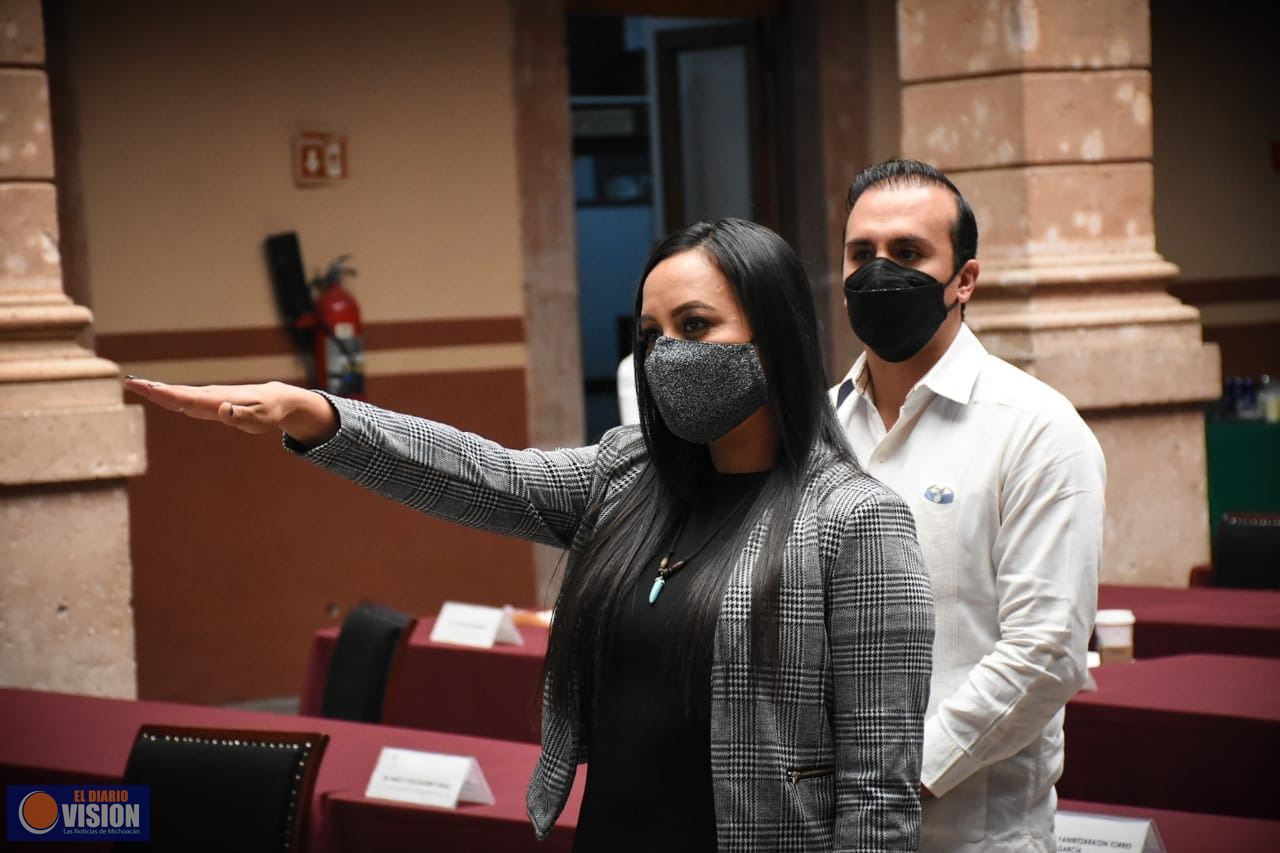 Rinden protesta 3 diputados suplentes