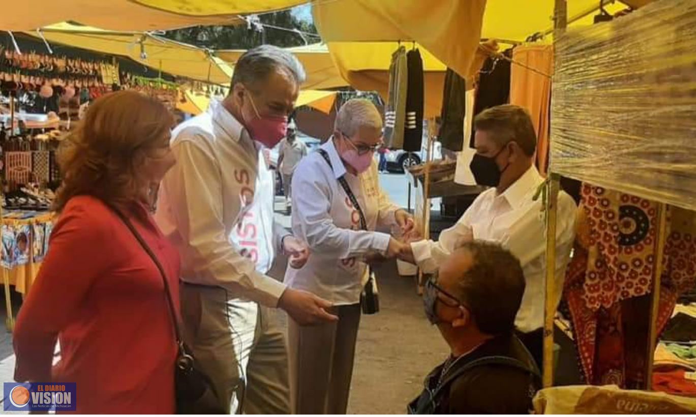 Sergio Sistos Rangel, recorrió el tianguis de Villa Universidad