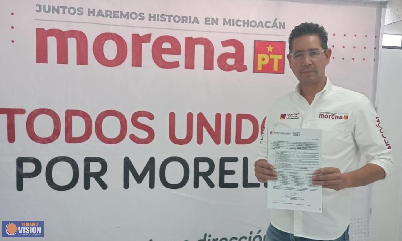 Iván Pérez Negrón el primer candidato en firmar el pacto por la primer infancia 