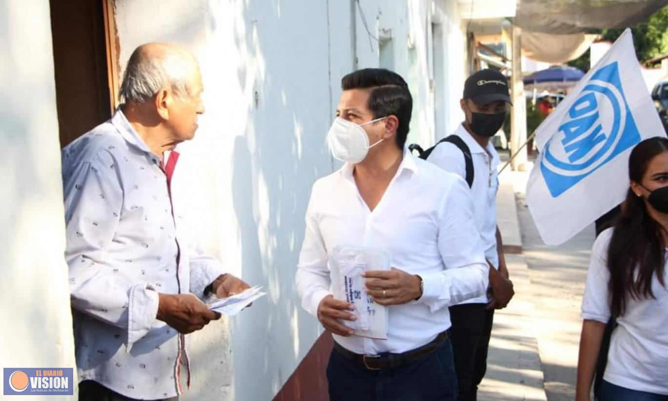 Con un mensaje de unidad, Oscar Escobar llega a Nocupétaro 