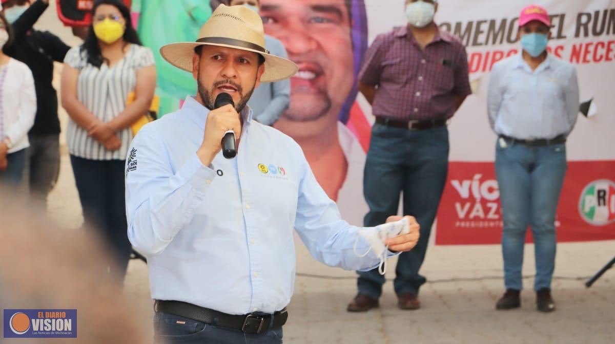 Mauricio Prieto afirma en Curimeo que los migrantes son un sector prioritario para Michoacán 