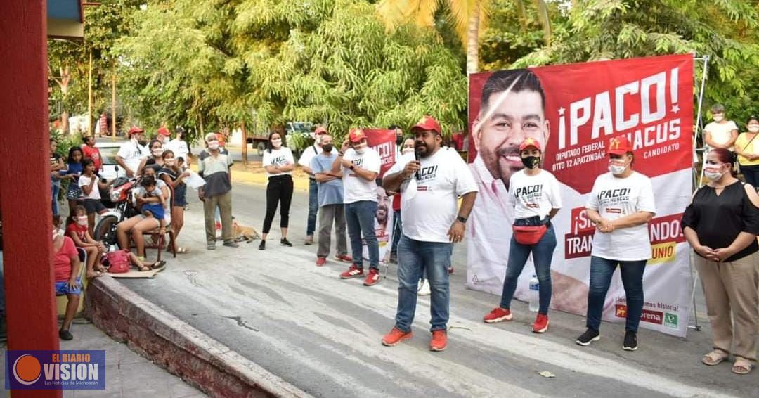 Paco Huacus se compromete a mejorar la operación de los programas sociales 