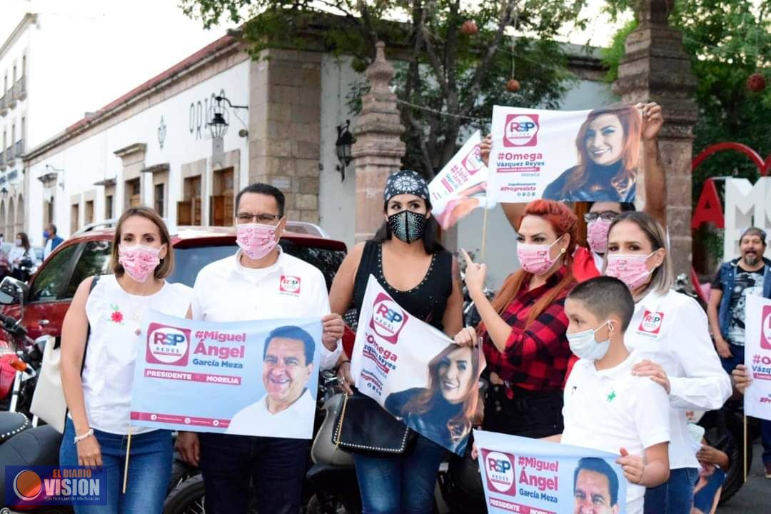  El profesor Miguel Ángel García Meza, encabezó una Rodada de Motoclubs