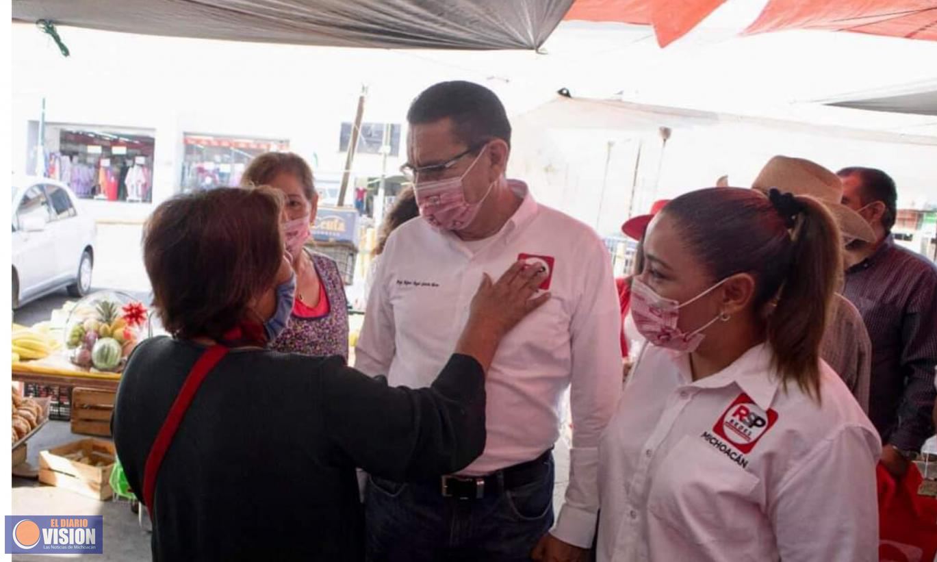 Miguel Ángel García Meza, visitó el mercado independencia