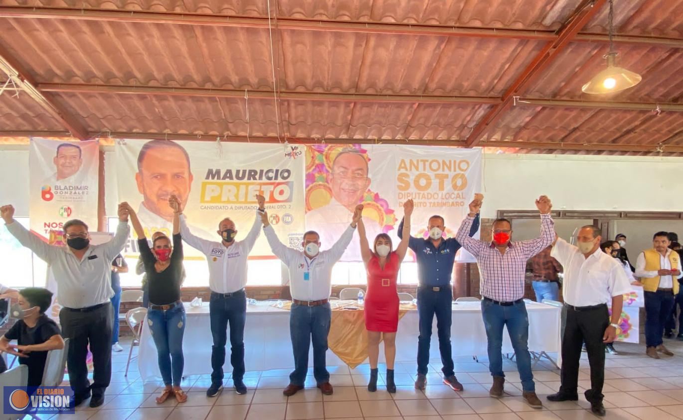 120 Comités de Morena renuncian en Tarímbaro y se suman a proyecto de Mauricio Prieto 