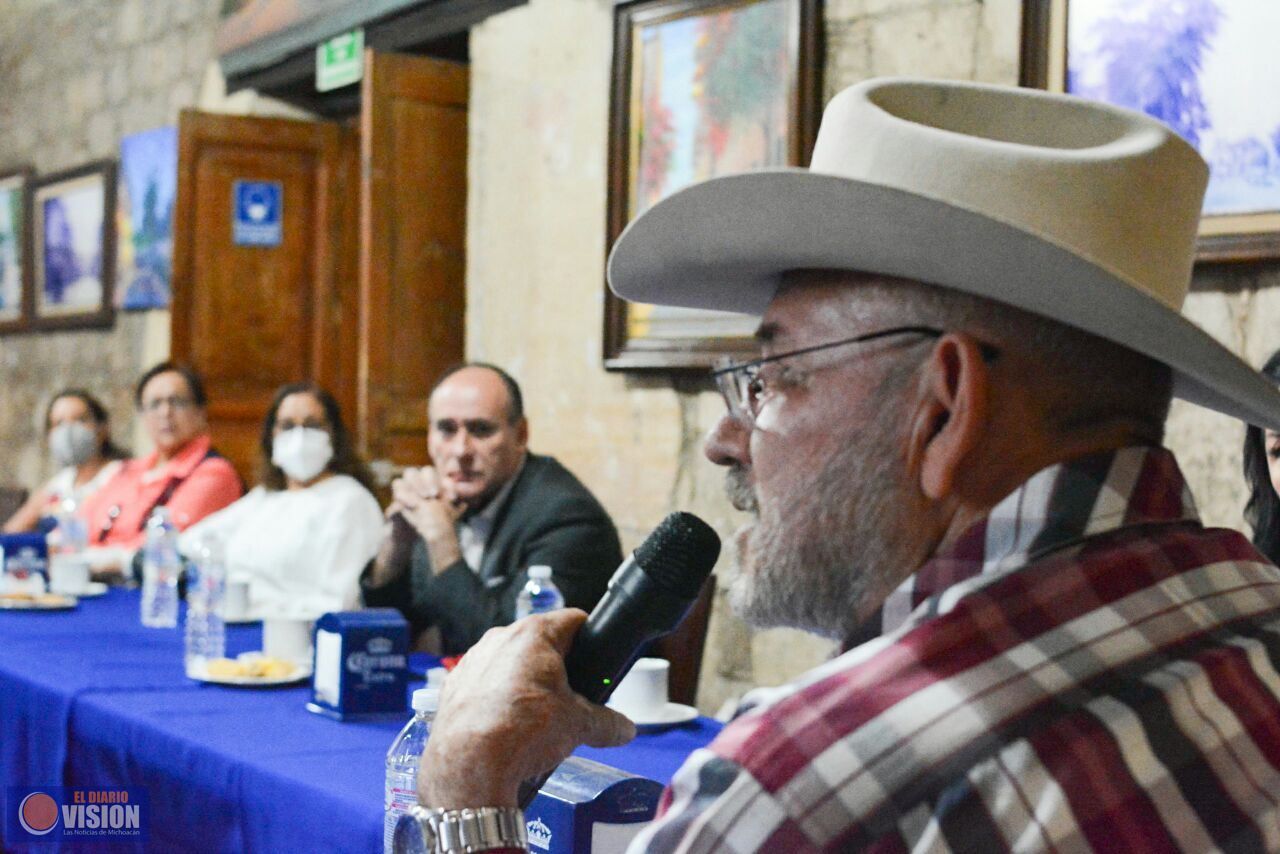 No verán a políticos de siempre en mi gabinete; puros ciudadanos: Hipólito Mora Chávez.