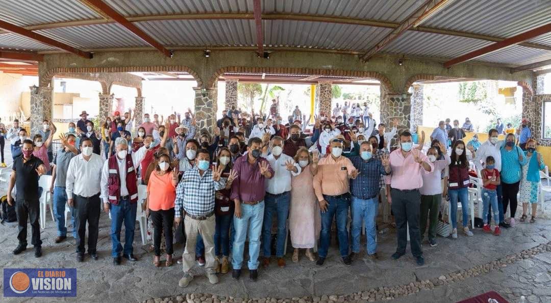 Reyes Cosari, Coordinador de Campaña, deja solo a Alfredo Ramírez