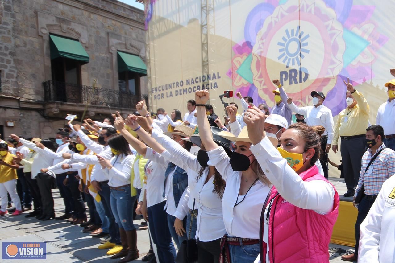 Participación de Víctor Manriquez, en el Encuentro Nacional 32 Aniversario PRD