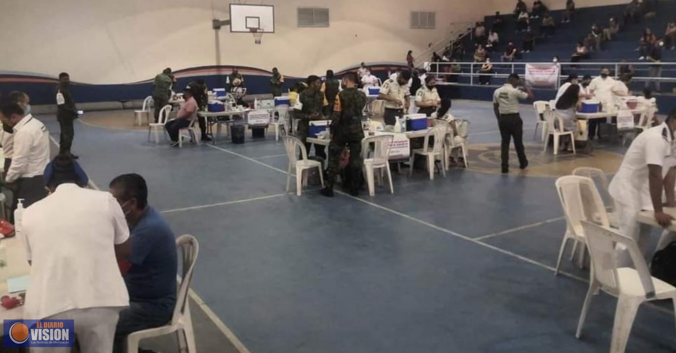 Con esquemas completos de vacunación anti COVID-19, 360 mil 750 adultos mayores