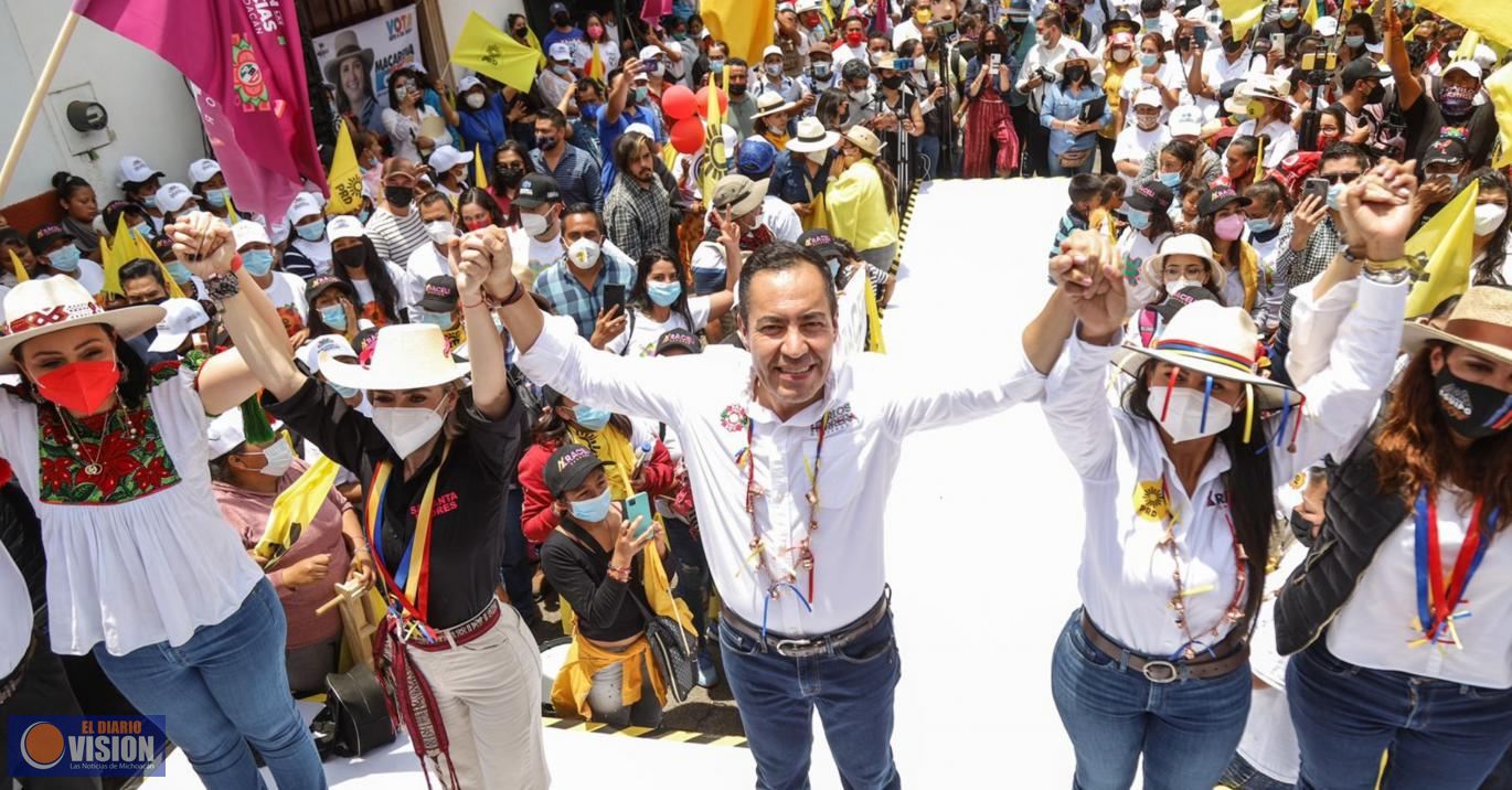 Miles de simpatizantes de Morena se han sumado con Carlos Herrera