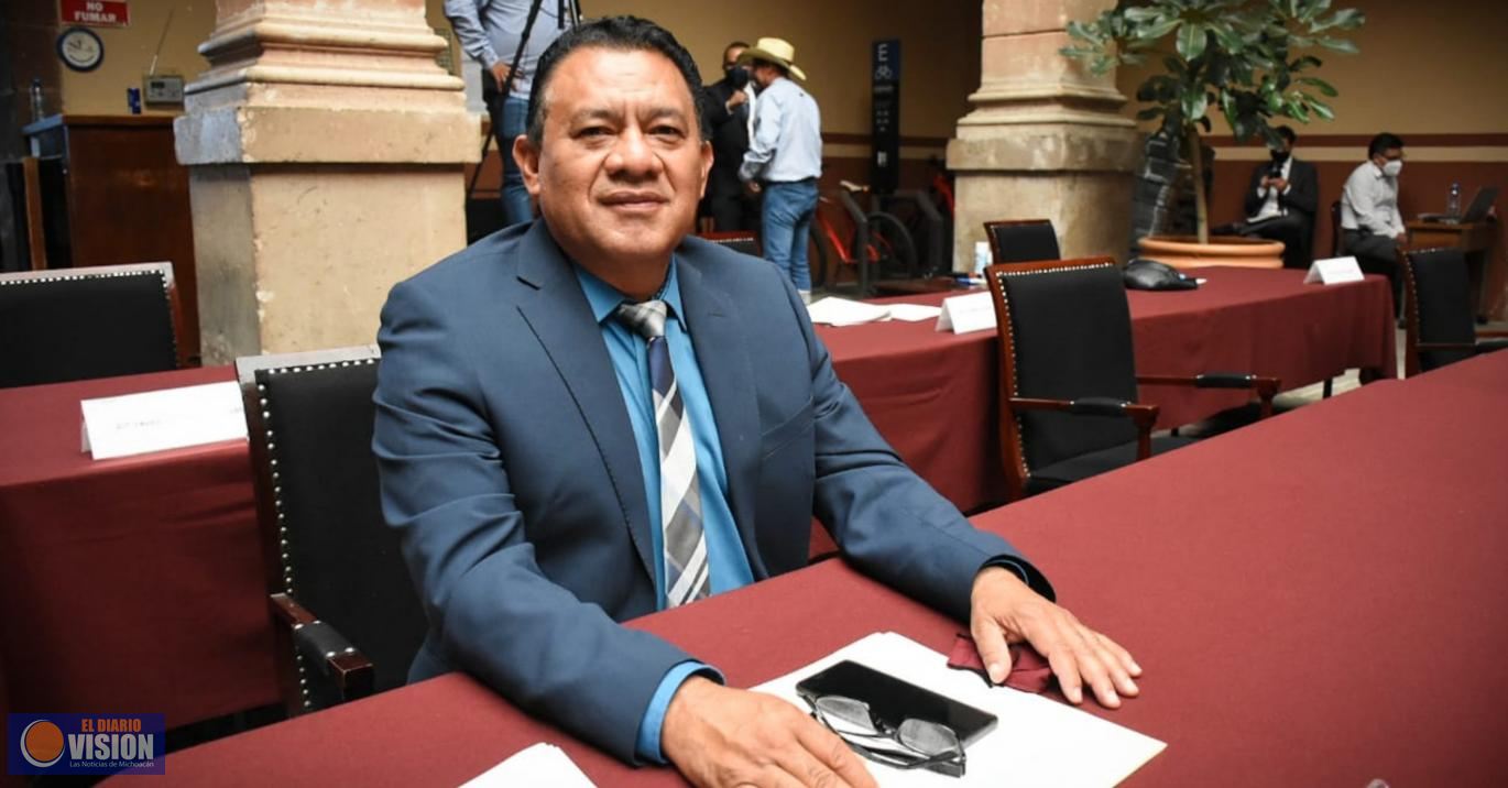 Fermín Bernabé remite iniciativa de ley en favor de la juventud michoacana