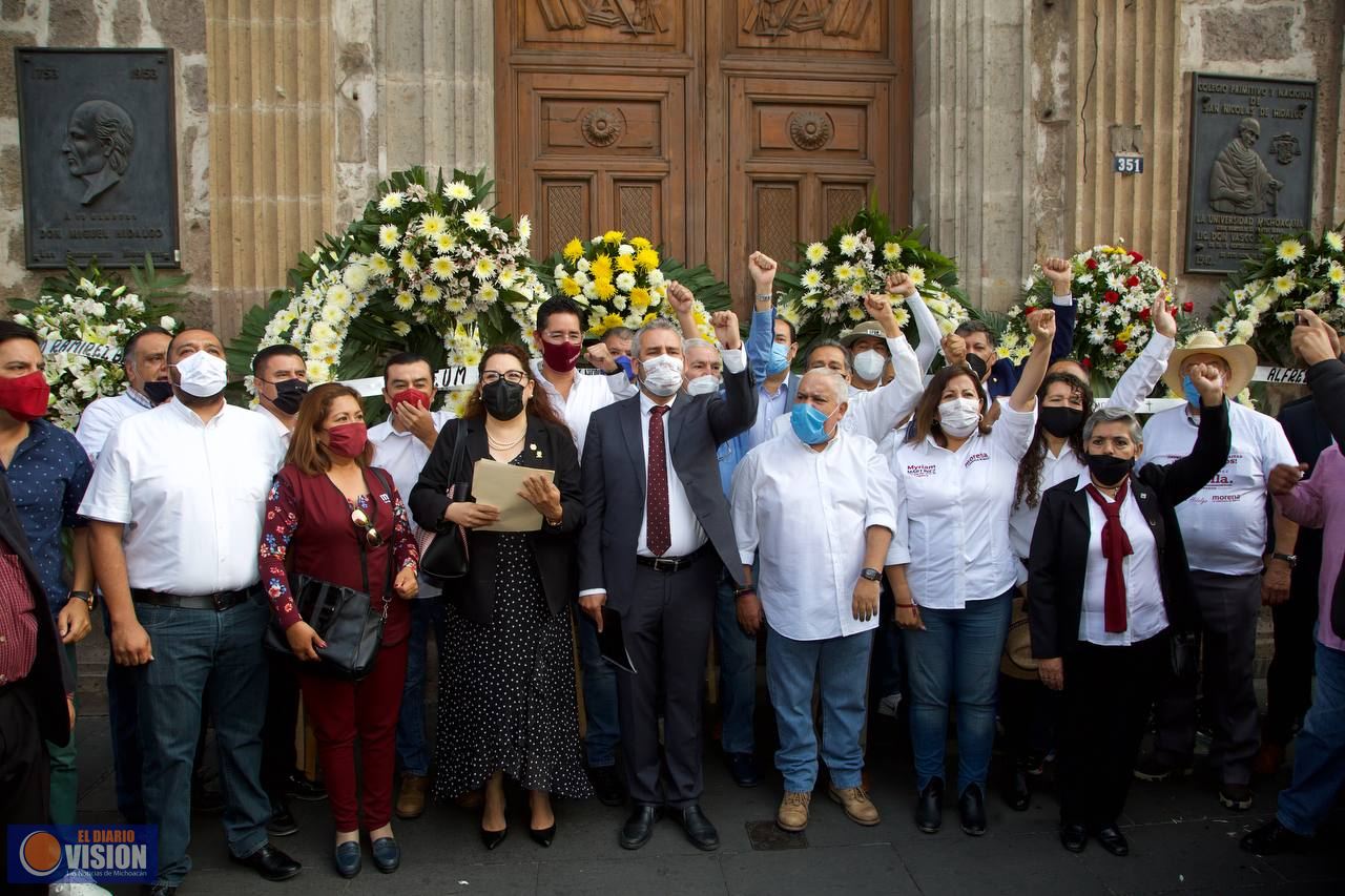 Nicolaitas respaldan a Bedolla; los convoca a la unidad para rescatar la UMSNH